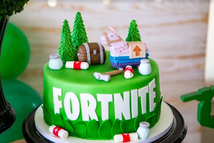 Aniversário do Fortnite: jogo celebra 4 anos com bolo e itens especiais