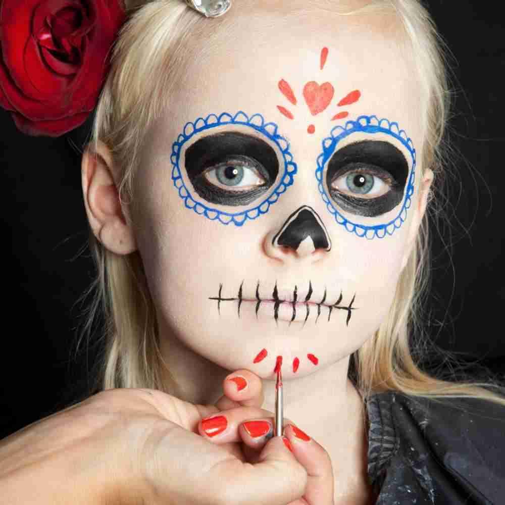 Papo de Mãe · Halloween! Aprenda a fazer maquiagem de caveira para