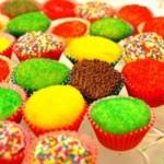 Brigadeiros coloridos! hummmm...