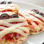 Halloween: mini pizza de múmia em 5...